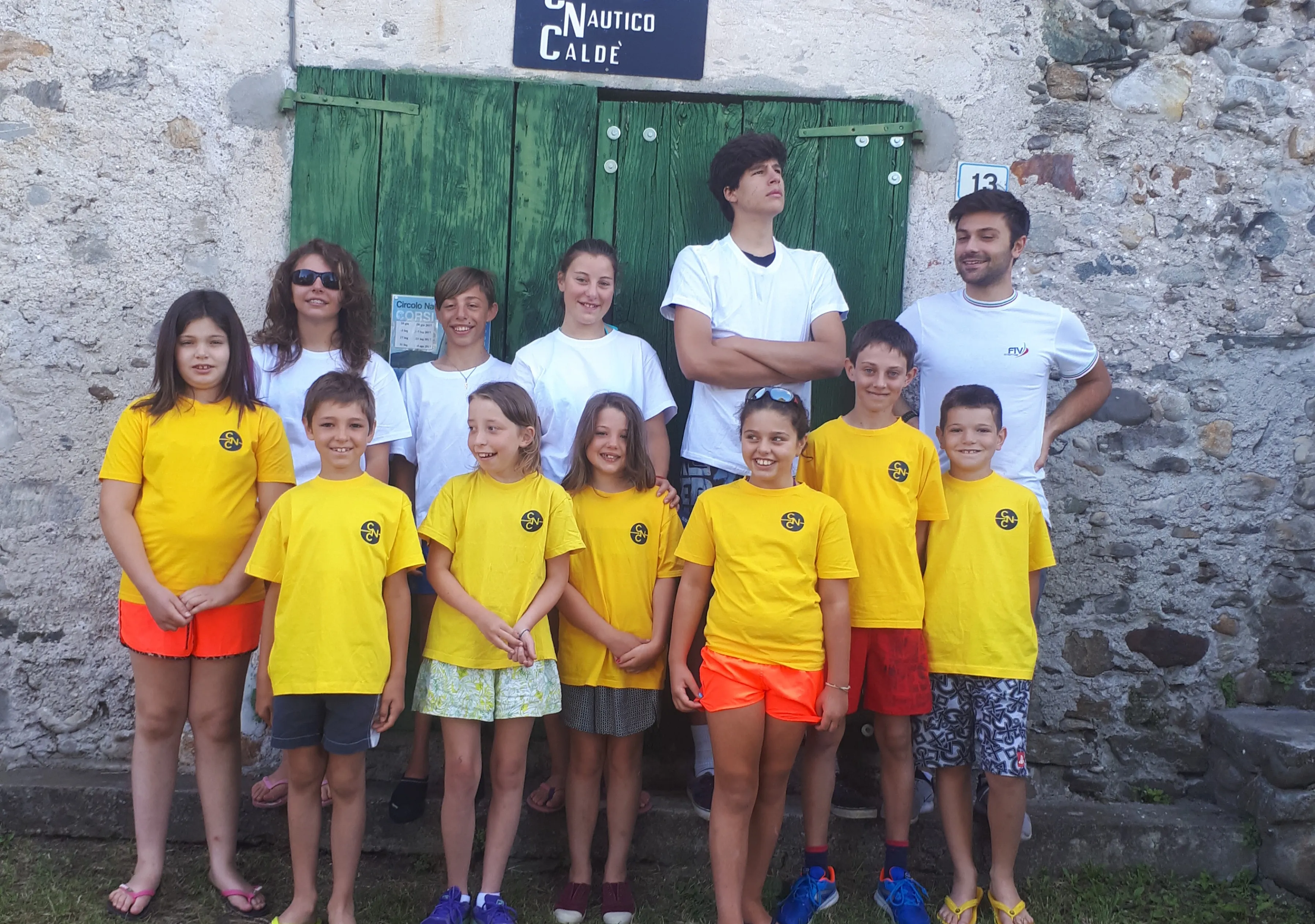 Foto di gruppo allievi scuola vela